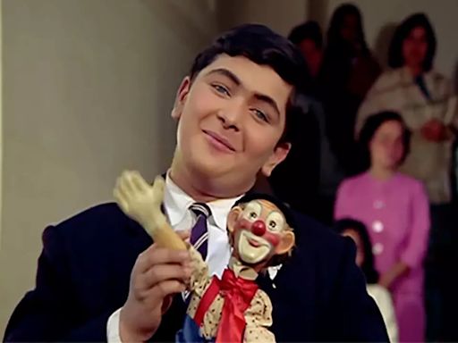 When Rishi Kapoor Gushed Over Russian Girls During Mera Naam Joker Shoot: They Are Small, Young, Wear Short Skirts