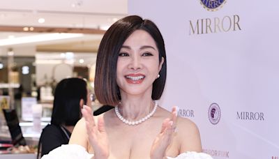 68歲陳美鳳化身「最美座艙長」 空姐制服照網驚嘆：太適合了