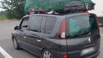 Ils partent en vacances avec 400 kilos de trop sur leur voiture !