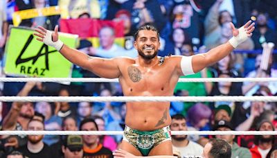 Santos Escobar: 'Es un privilegio aprender de gente como Rey Mysterio y Triple H'