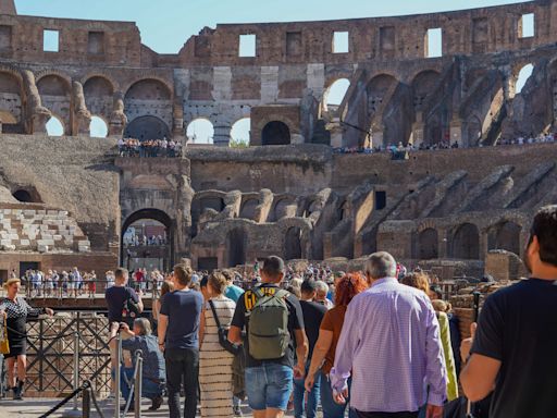 Disappointing photos show what it was really like to visit the Colosseum in Rome