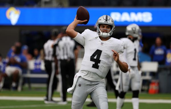 Aidan O’Connell Defends Derek Carr Against Poor Treatment From Josh McDaniels