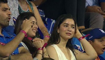 Sara Tendulkar Cheers For Mumbai Indians vs Kolkata Knight Riders In IPL 2024 Game. Pics Viral | Cricket News