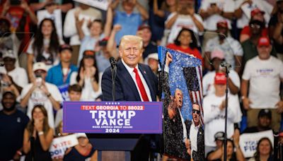 Atlanta Mayor Andre Dickens disputes Trump's claims at rally: Fact check