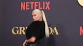 Karol G se roba todas las miradas con su nuevo look en el estreno de 'Griselda' en Miami