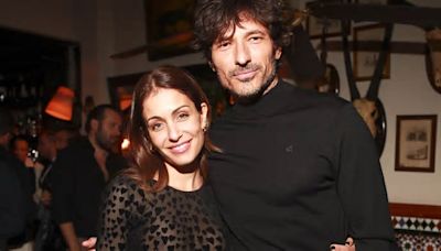 Andrés Velencoso celebra su nuevo éxito en la moda con una exclusiva fiesta llena de amigos