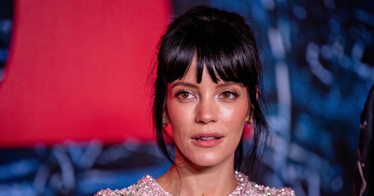 Lily Allen issues plea for help as she's left stranded at Heathrow Airport