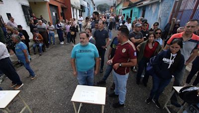 Entre tensión y expectativa transcurre la elección venezolana - La Tercera