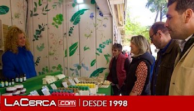 La XXVIII Feria de Artesanía de Primavera reúne a cuarenta artesanos en el Parque de la Concordia hasta el próximo domingo