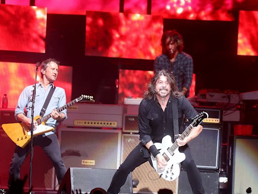 Foo Fighters Guitarist Chris Shiflett Pays Sly Tribute to Reds Icon Pete Rose During Cincinnati Stadium Show: ‘Cincinnati...