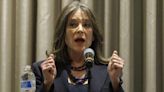 La escritora Marianne Williamson abandona carrera por la nominación del Partido Demócrata