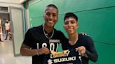 Tras el empate entre Santos y Pumas: Piero Quispe le regaló su camiseta a Pedro Aquino