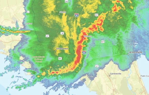 Over 100,000 power outages in Florida as thunderstorms batter parts of state. Here's where
