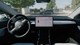 Tesla App 最新程式碼洩露天機，特斯拉電動車的「智慧召喚」可能要回歸了？