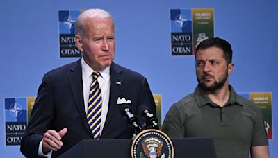 Zelenski agradece a Biden sus “enérgicas decisiones” sobre Ucrania y muestra respeto ante su “dura decisión” - La Tercera