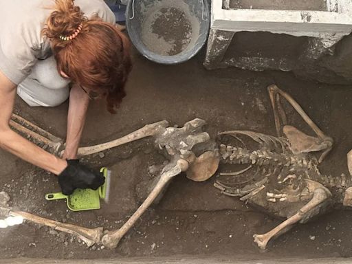 Arqueólogos en Pompeya hallan los cadáveres de un hombre y una mujer junto a un tesoro