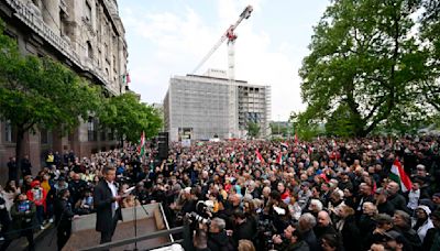 Orbán challenger leads protest calling for child protection after sexual abuse scandal in Hungary