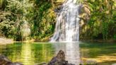 Una de las joyas naturales más bonitas de Girona: una poza y una cascada que cuenta con una curiosa leyenda