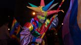 A puro ritmo y color, la comunidad LGBT de Uruguay celebra su orgullo por trigésima vez