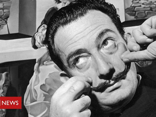 O dia em que Salvador Dalí revelou o segredo para manter seu famoso bigode