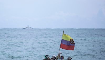 Naufragio de una embarcación con 18 migrantes en Colombia deja al menos un muerto - El Diario NY