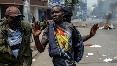 La policía dispara gases lacrimógenos contra manifestantes en Kenia