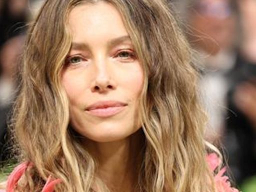 Jessica Biel Enjoys “Heavenly” Mother’s Day Solo with a Sizzling Hot Bikini Pic - E! Online