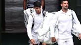 Lío de Alcaraz con Djokovic al salir a pista para la final de Wimbledon