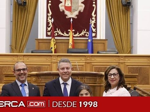 Page recoge las reivindicaciones del Cermi y garantiza que la reforma del Estatuto de C-LM suprimirá el término 'minusválido'