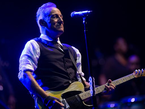 Bruce Springsteen and the E Street Band at Sea Hear Now: Here's the complete setlist