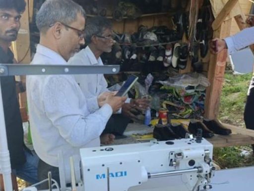 After Rahul Gandhi's Sultanpur Visit, UP Cobbler Get New Shoe-Mending Machine - News18