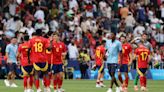 1-2. España salva el debut con lo justo