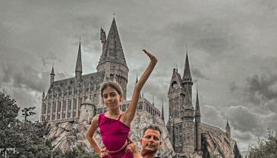 Nos EUA, Henri Castelli posta foto rara com a filha e celebra: "Minha bailarina"