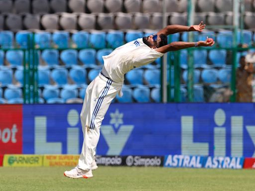 WATCH: Mohammed Siraj Pulls Off Stunning Overhead Catch To Dismiss Shakib Al Hasan In IND vs BAN 2nd Test