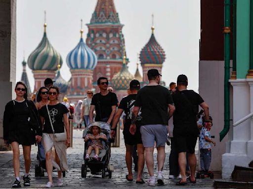 Rusia sufre una ola de calor no vista en un siglo; Moscú roza los 33°C