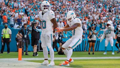 Cote: Tyreek Hill sheds the handcuffs, leads Miami Dolphins’ comeback win in season opener | Opinion