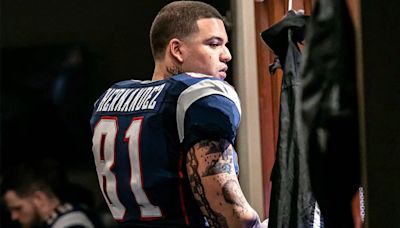 The Real-Life Murder Behind ‘American Sports Story: Aaron Hernandez’: What Happened to the NFL Star?