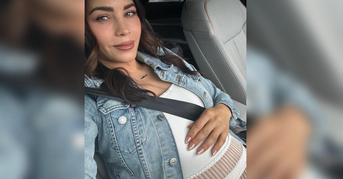 Jenna Dewan Looks Gorgeous as She Shows Off Her Baby Bump in New Photo