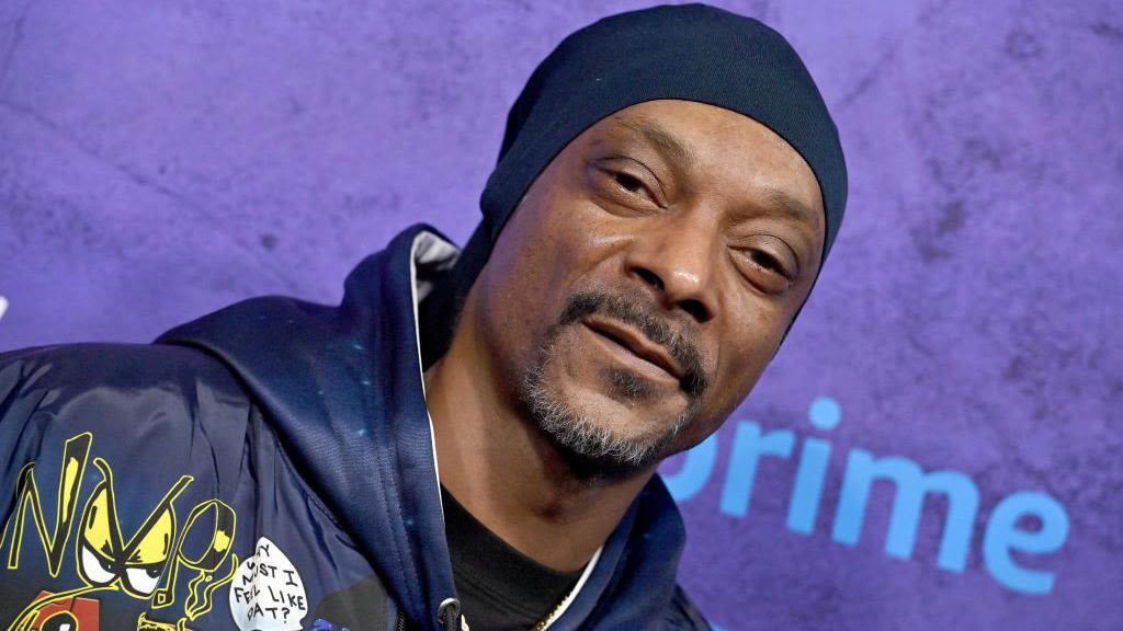 American rapper Snoop Dogg to carry Olympic torch
