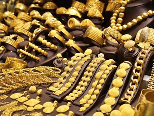 Customs officer suspended for ‘conniving’ with gold smugglers