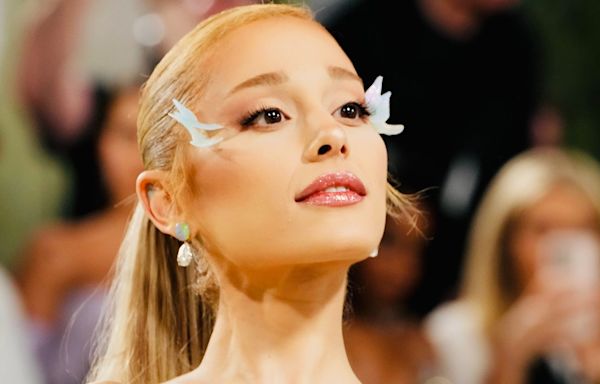 Ariana Grande's Style Has Gone Full '60s