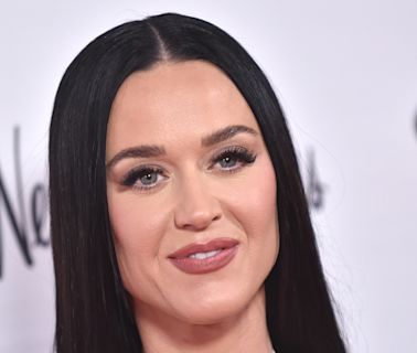 Katy Perry muestra imágenes inéditas de su embarazo: El test positivo y cómo se lo dijo a Orlando Bloom