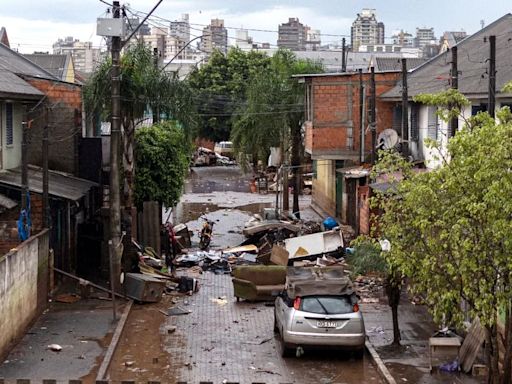 Un buque militar de EEUU colaboró en el envió de ayuda a los damnificados por las inundaciones en Brasil