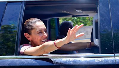 Claudia Sheinbaum felicita a arqueras mexicanas por ganar medalla de bronce