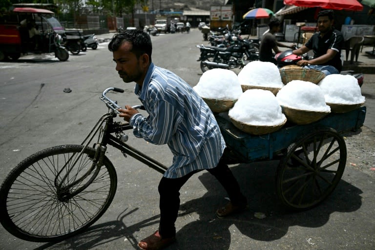 Delhi temperature hits highest ever in India: weather bureau