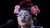 Sandra Cisneros lanza un nuevo poemario tras 28 años, “Mujer sin vergüenza”