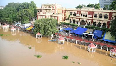 Weather today: IMD issues orange alert for heavy rainfall in Uttarakhand, Uttar Pradesh and 8 more states | Today News