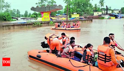 20 aspiring cops defy flood to reach exam centre in Gadchiroli | India News - Times of India