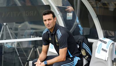 Scaloni, aquel interino que comparte mesa con Menotti y Bilardo