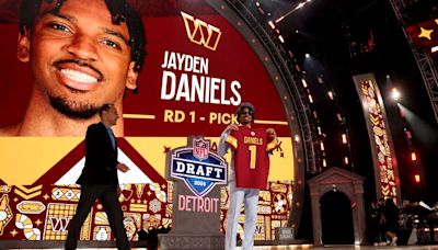 Jayden Daniels se va en el turno N° 2 a los Commanders